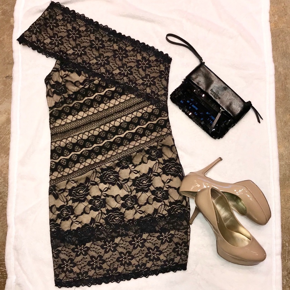 GORGEOUS Pre-loved EASEL Bodycon Lace Dress
